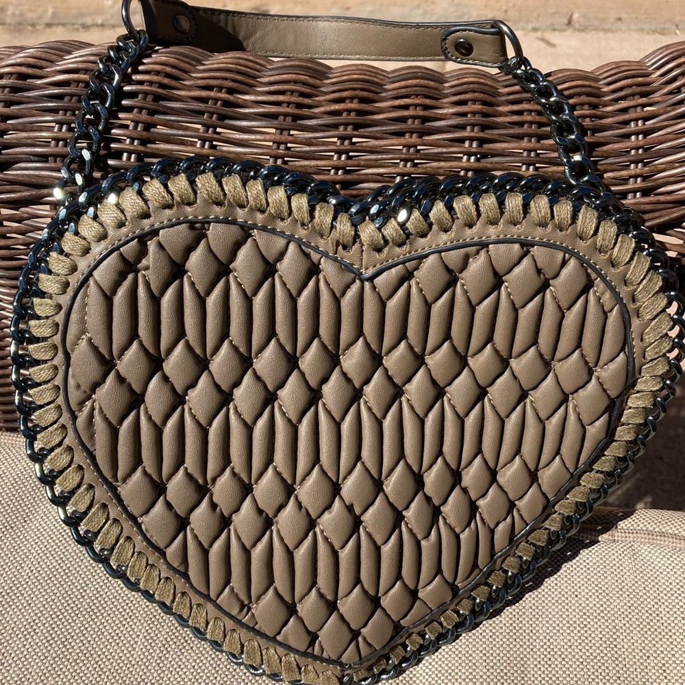 👛HOST PICK 7/12 🥳👛 Heart Purse Adorable!! ✨NWOT✨